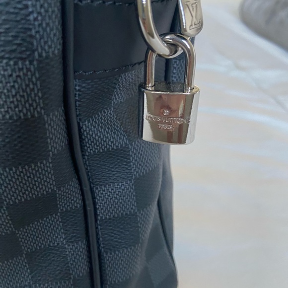 Louis Vuitton Porte Documents Brand new condition. - Picture 4 of 9